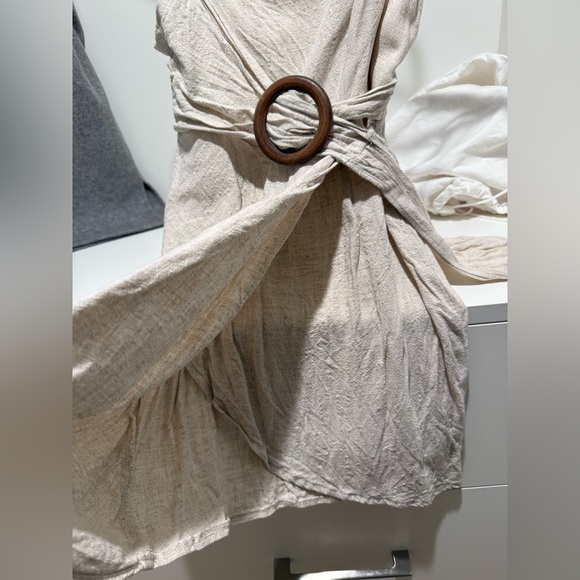 Elegant beige linen Sleeveless Dress - Picture 3 of 5